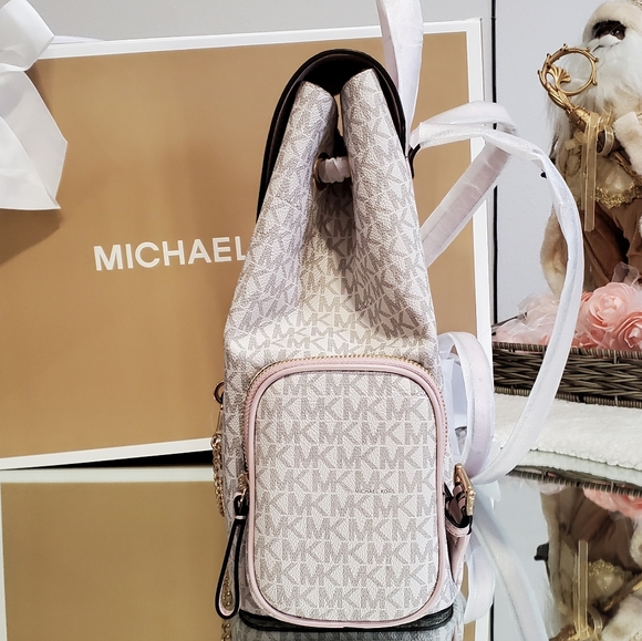 New 🎀 Michael Kors LG Chain Backploack Vanilla pink & Double Zip Wallet - Picture 4 of 14